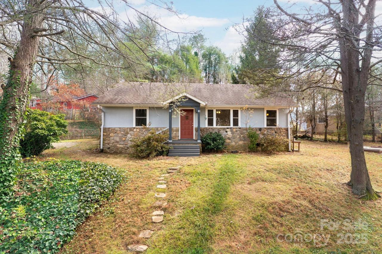 49 Pinedale Rd., Asheville, NC 28805