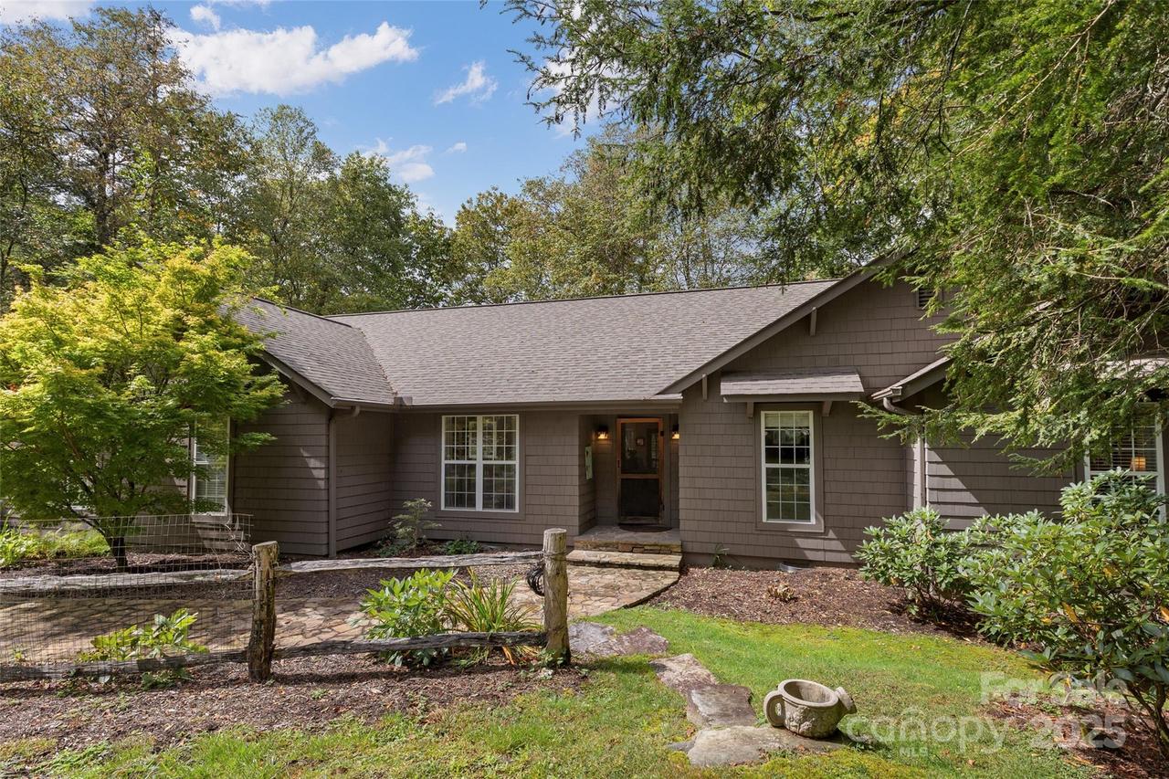 75 Hickory Dr., Highlands, NC 28741