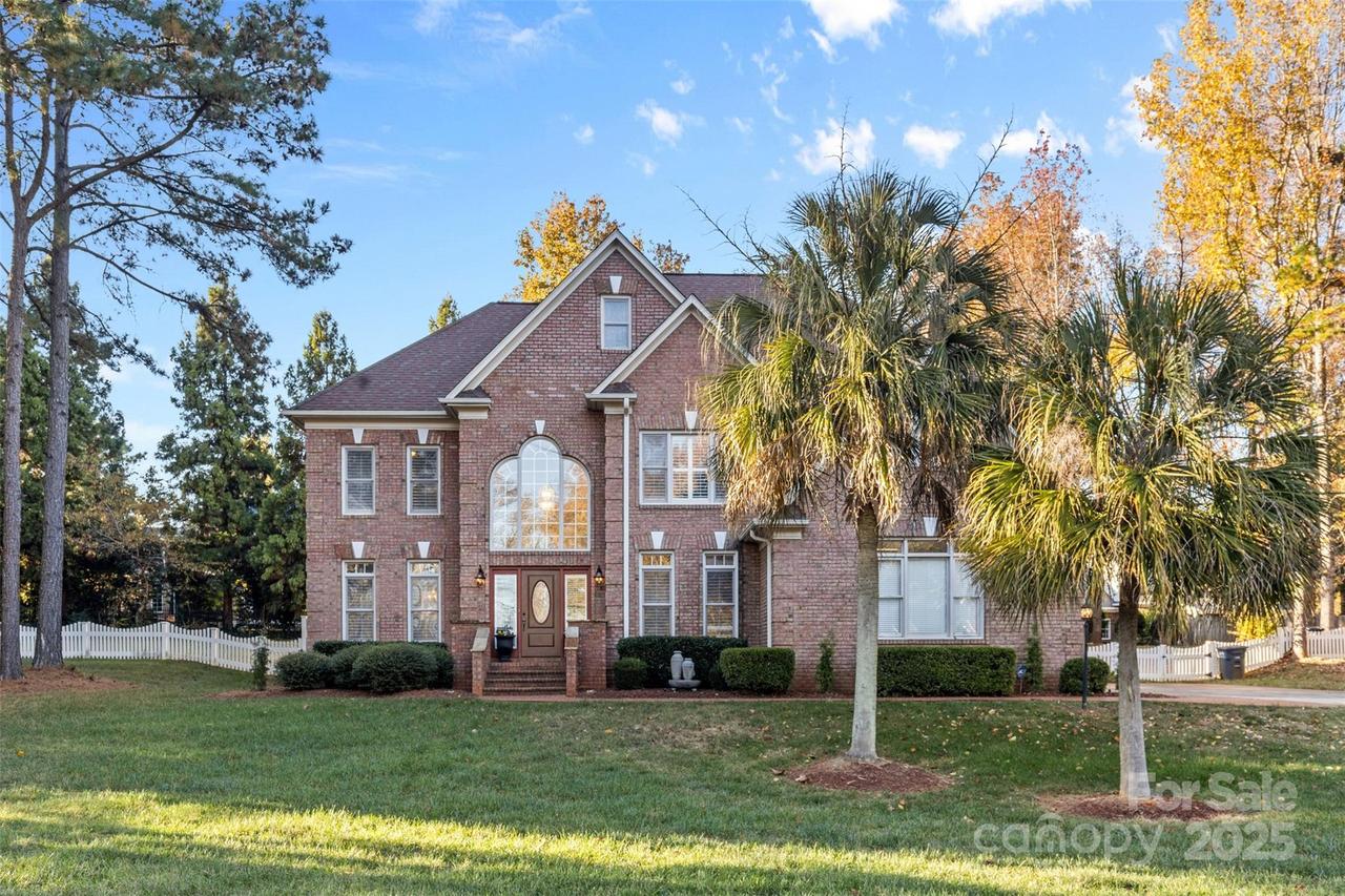 6041 Bluebird Hill Ln., Matthews, NC 28104