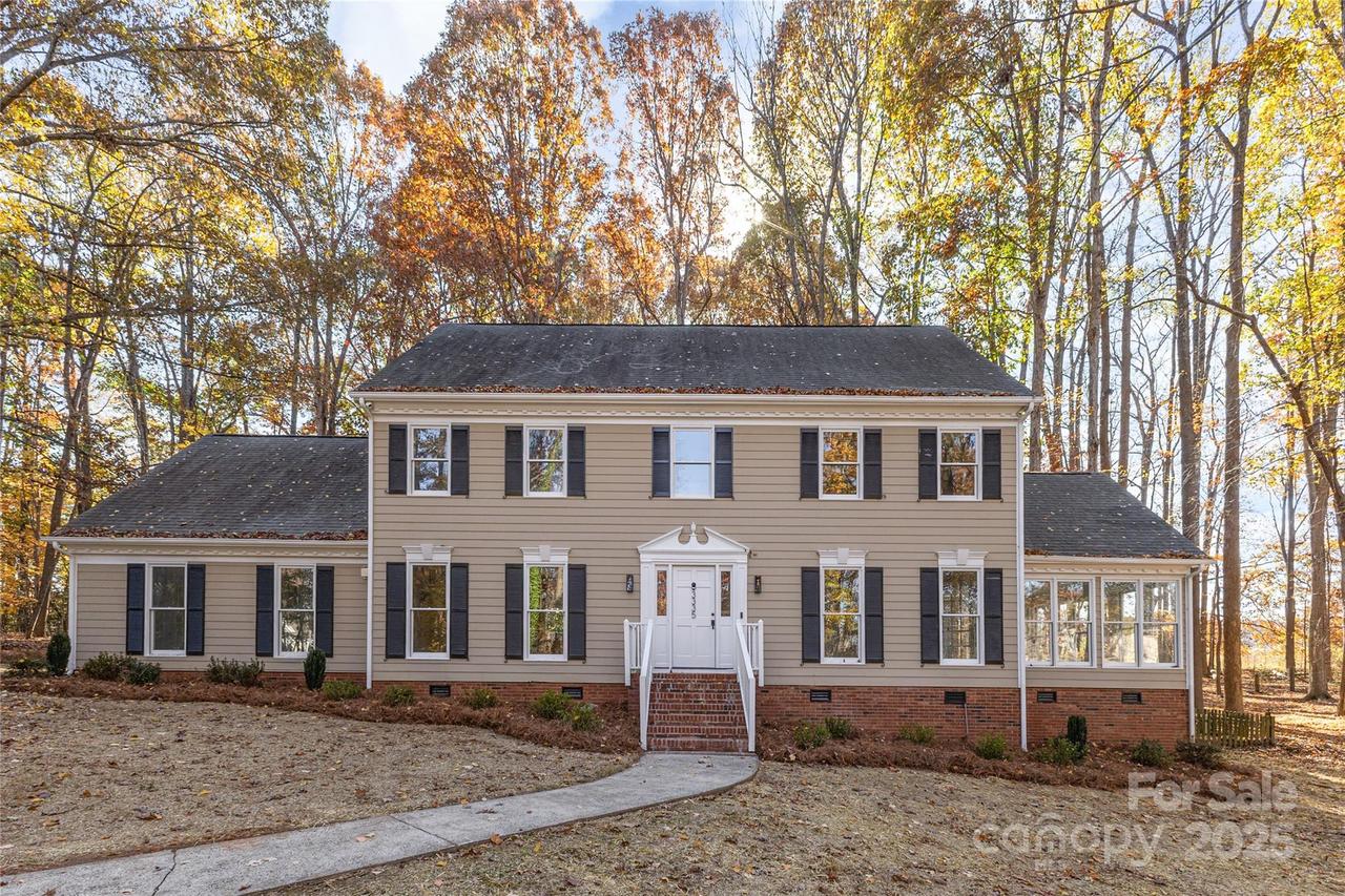 3335 Carnegie Ln., Matthews, NC 28105