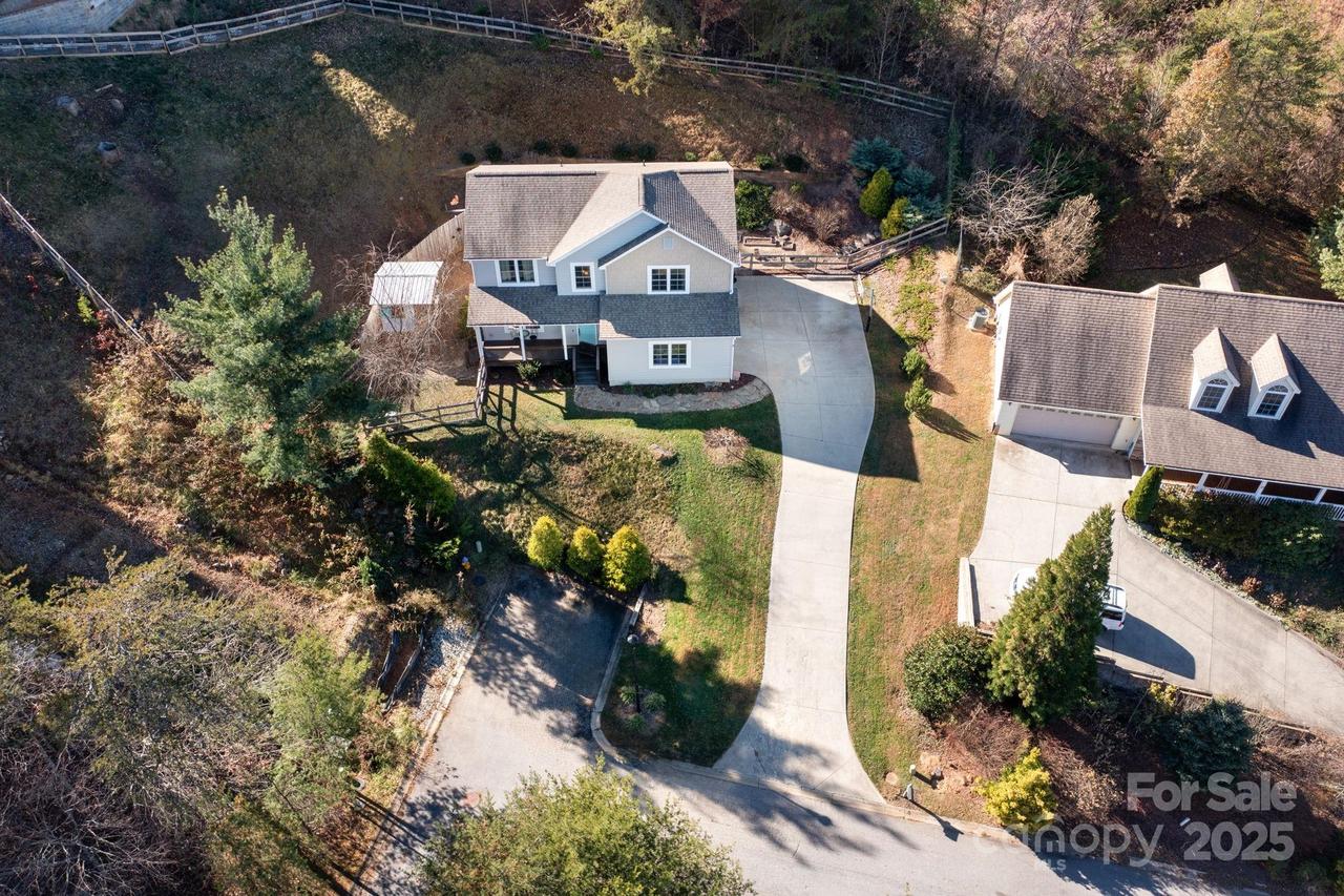 21 Moss Pink Pl., Asheville, NC 28806