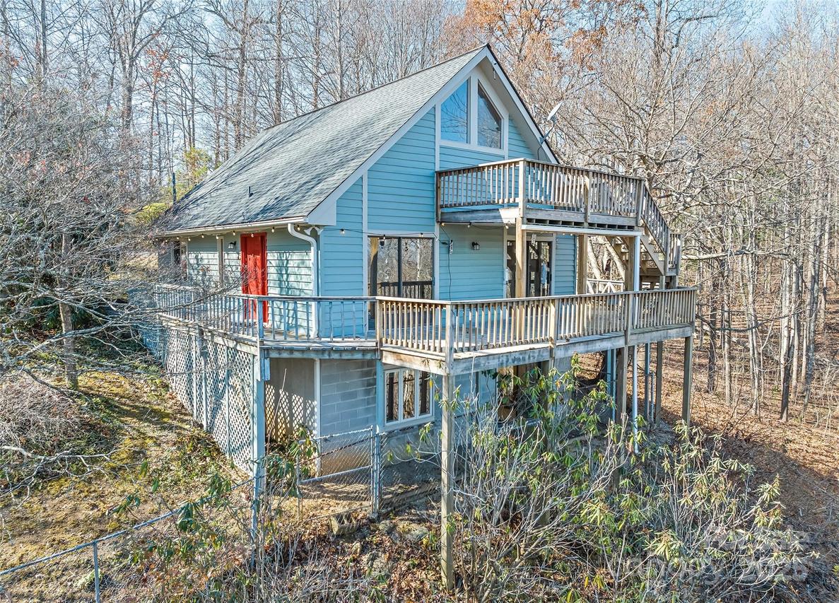 1350 Davis Mountain Rd., Hendersonville, NC 28739