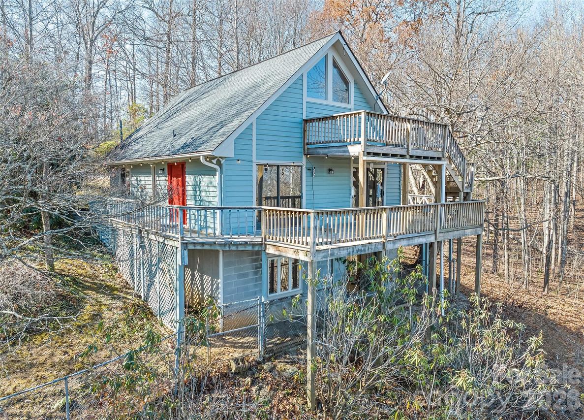 1350 Davis Mountain Rd., Hendersonville, NC 28739