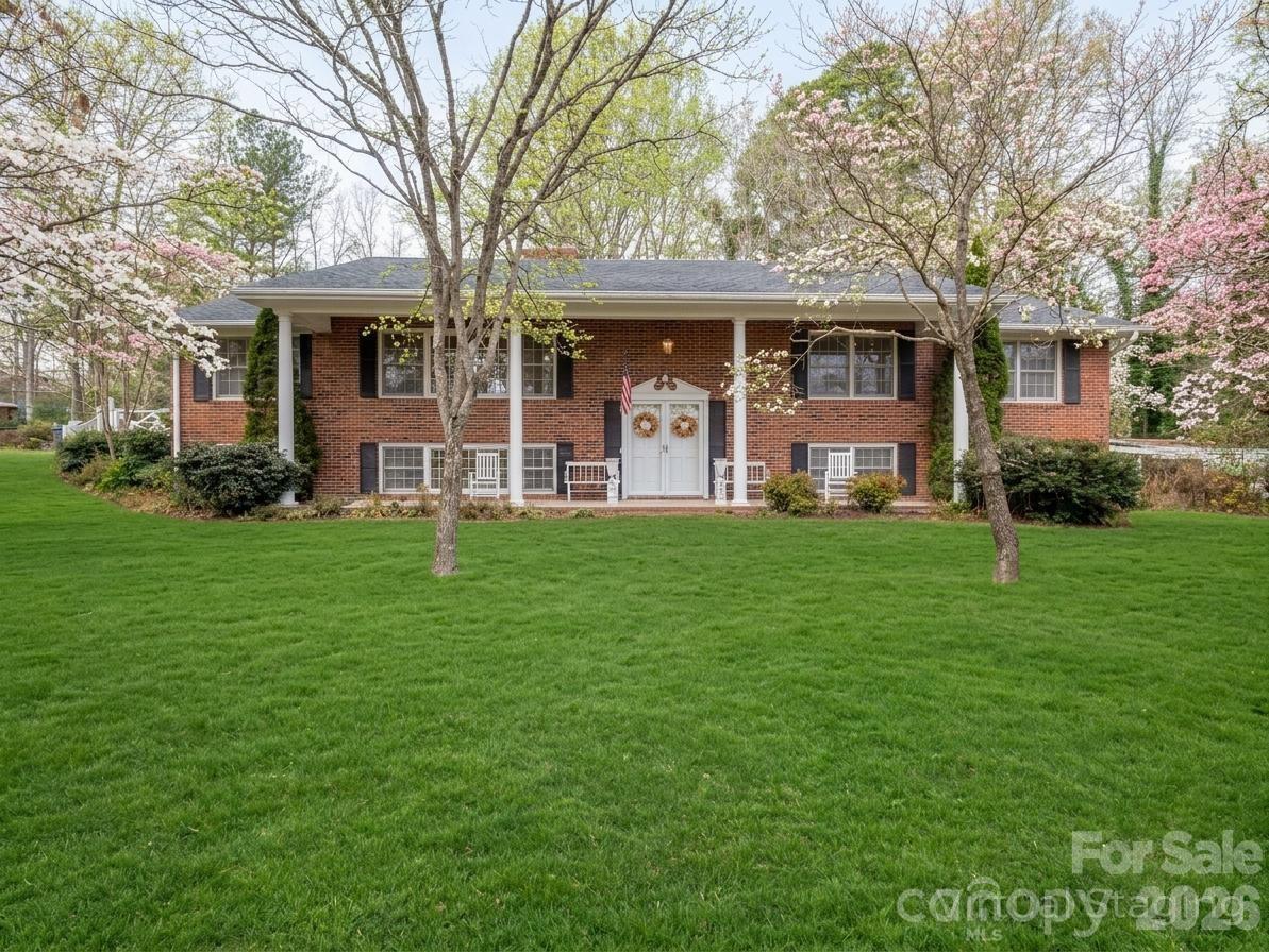 1867 Fruitland Rd., Hendersonville, NC 28792