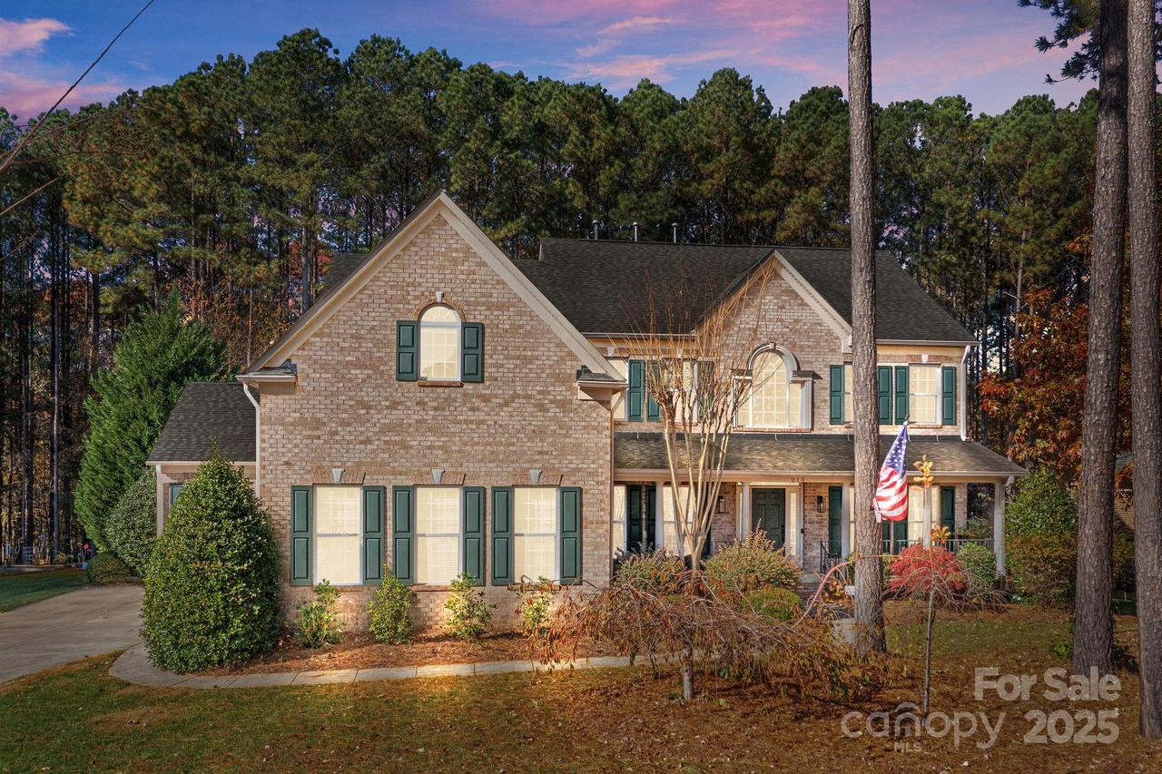 213 Beech Bluff Dr., Mount Holly, NC 28120