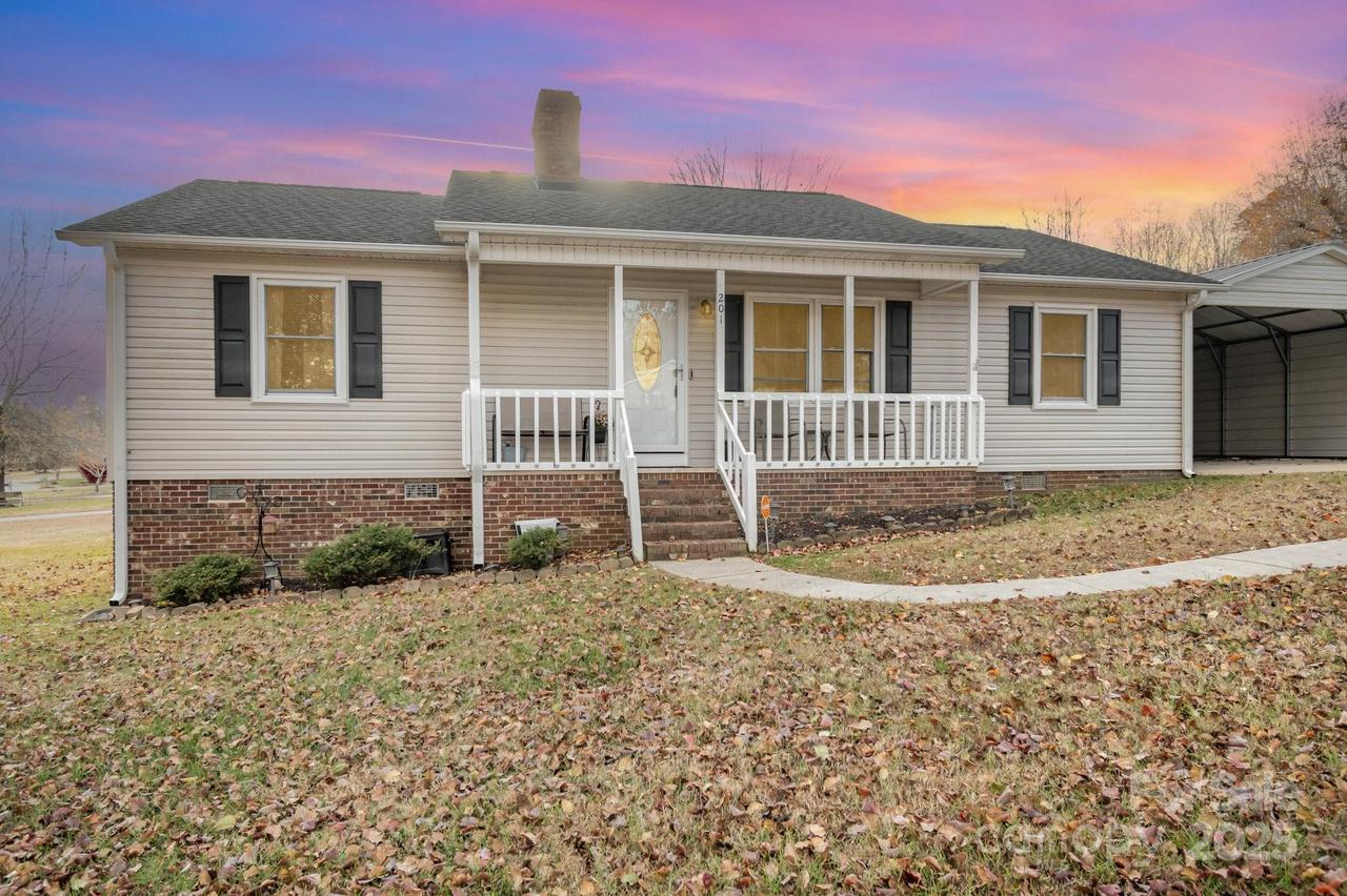 201 Rivermeade Dr., Archdale, NC 27263