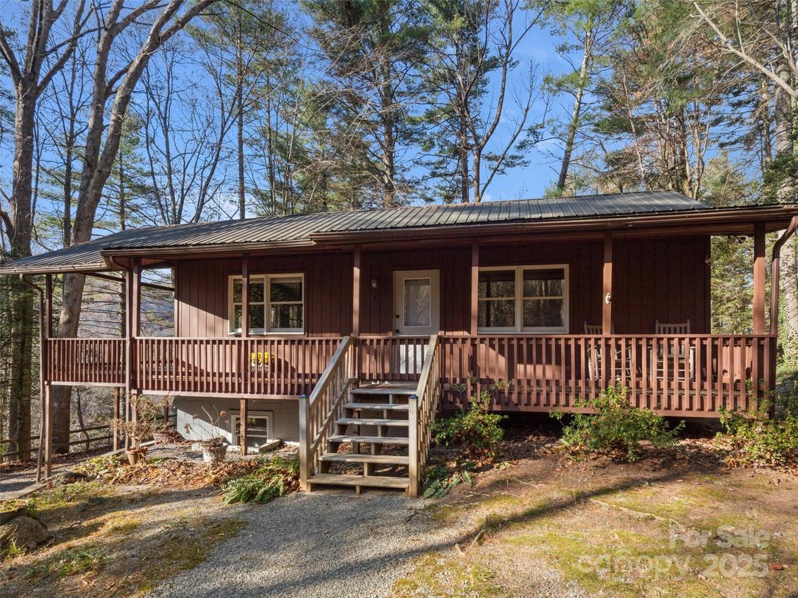 73 Top Of The Mountain Rd., Penrose, NC 28766