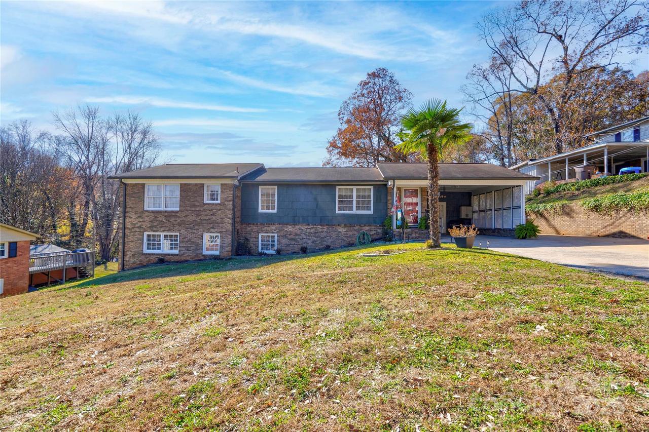 914 Parkwood Rd., Shelby, NC 28150