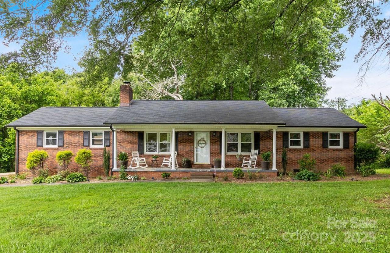 1059 Fairway Dr., Newton, NC 28658