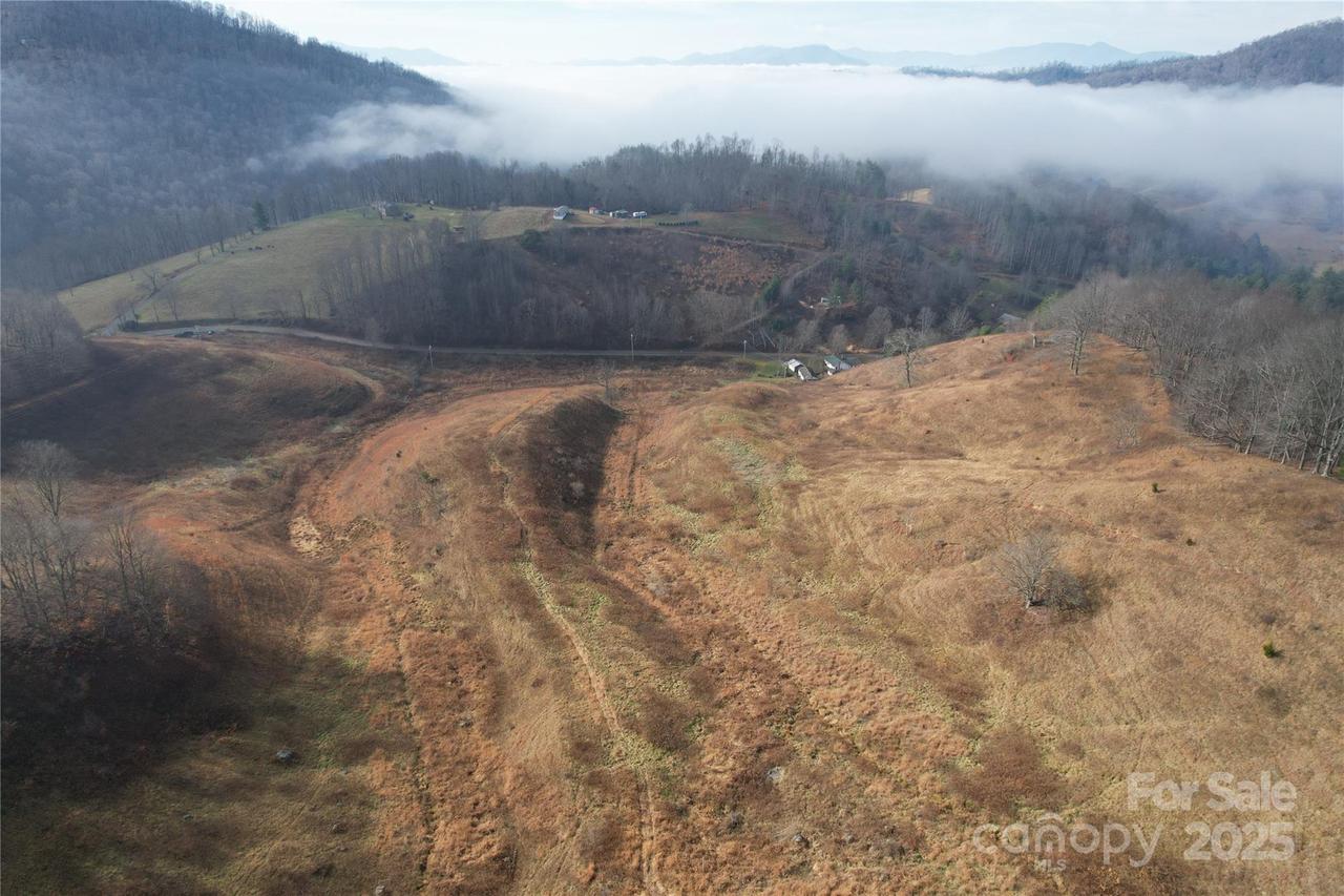 385 Fork Mountain Rd., Bakersville, NC 28705