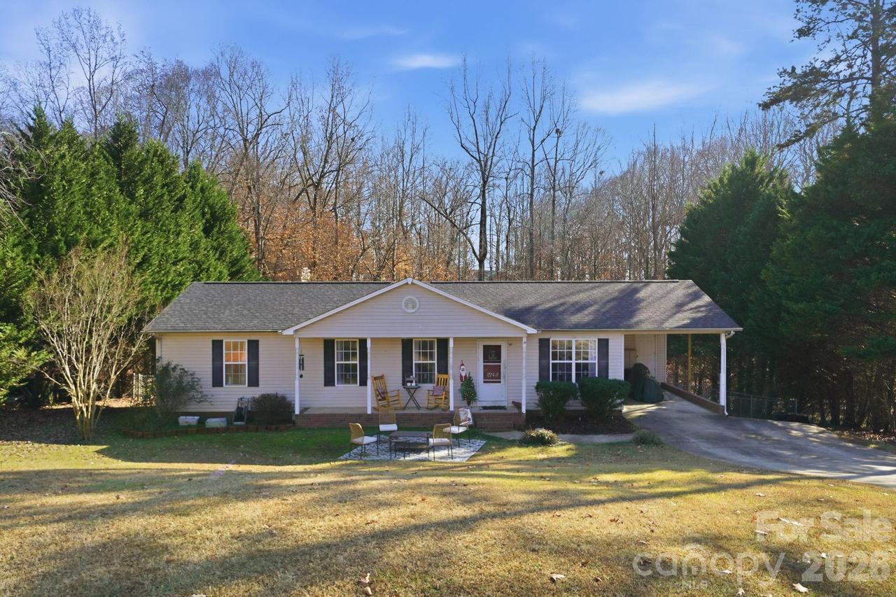 2743 Stockwood Dr., Gastonia, NC 28056