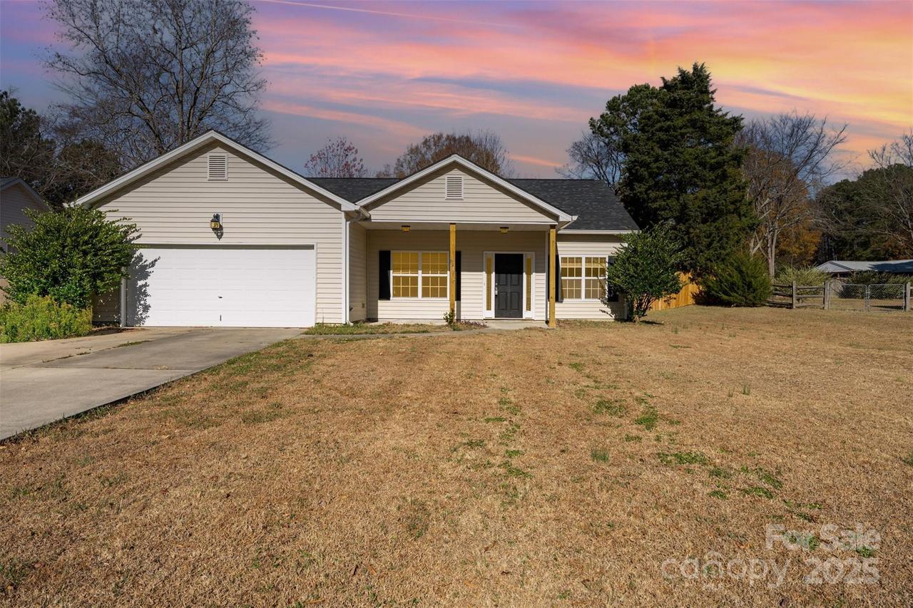 8517 Williamsburg Cir., Huntersville, NC 28078
