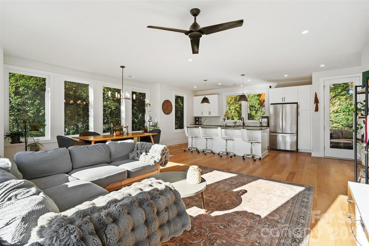 1549 Pinecrest Ave., Charlotte, NC 28205