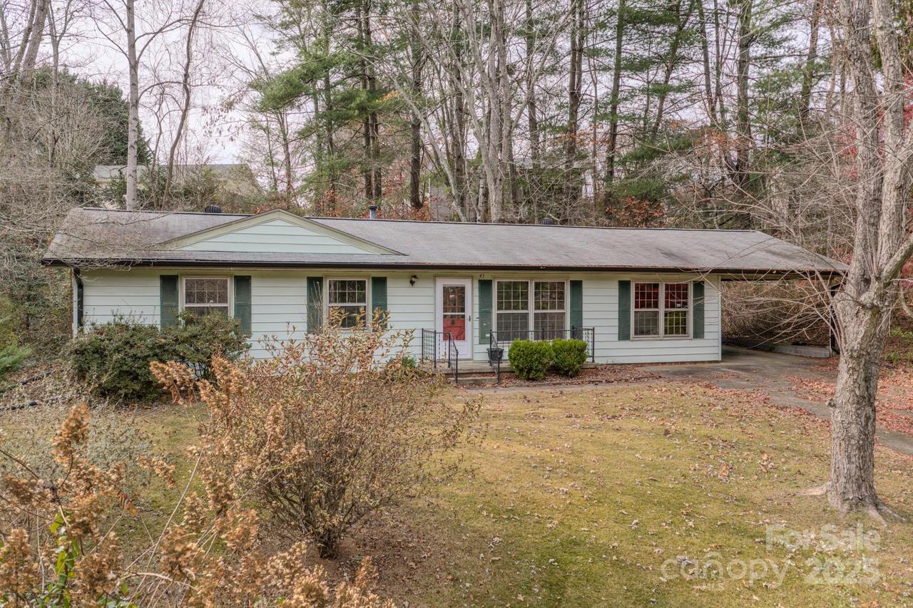 43 Lancelot Ln., Asheville, NC 28806