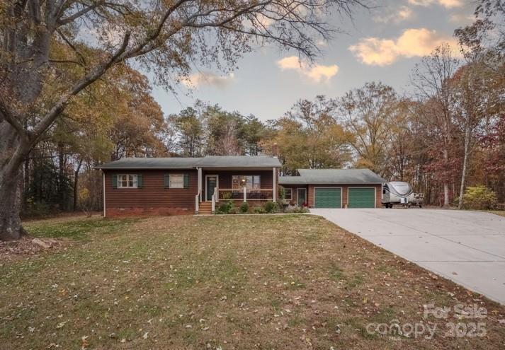 2174 Lynmore Dr., Sherrills Ford, NC 28673