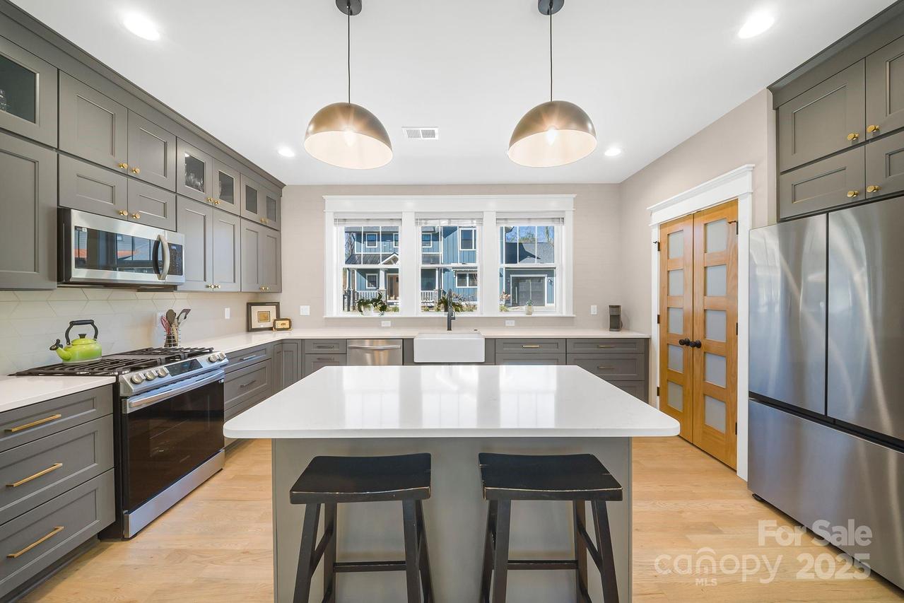 38 Acona Ln., Asheville, NC 28803