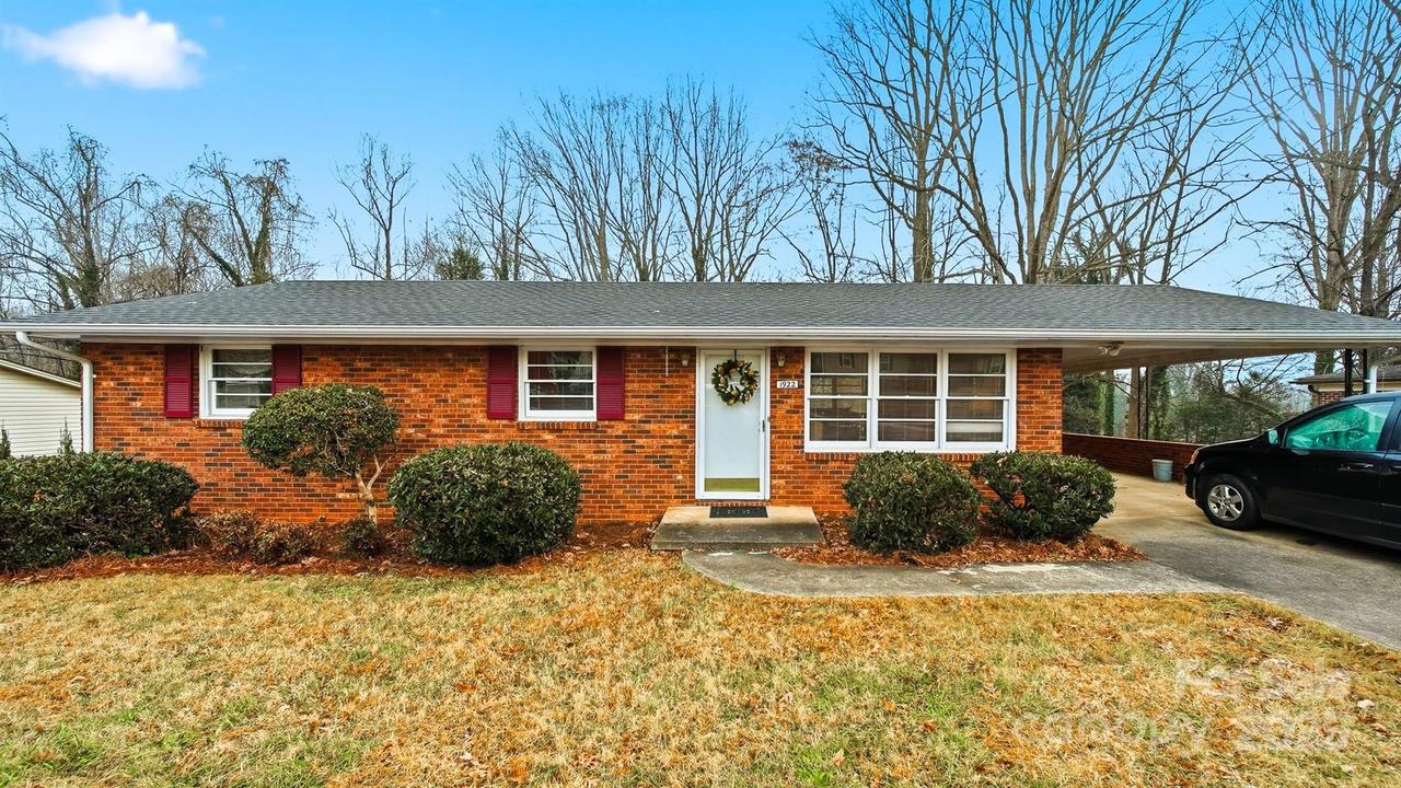 1922 30th St., Hickory, NC 28601