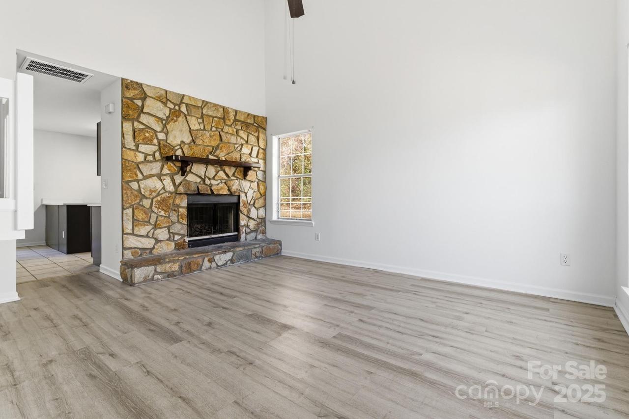 6113 Windsor Gate Ln., Charlotte, NC 28215