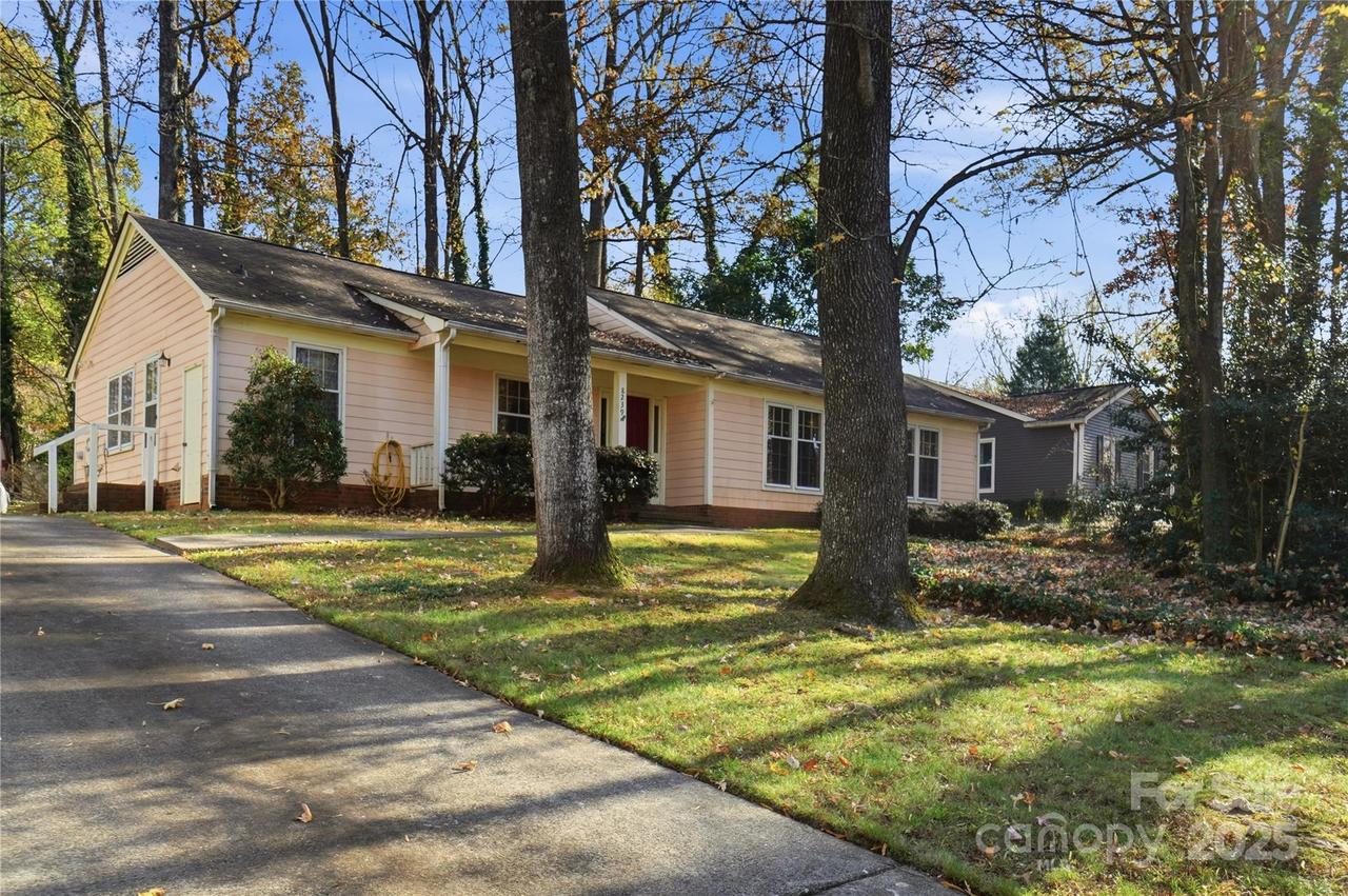 8239 Arrowsmith Ln., Charlotte, NC 28270
