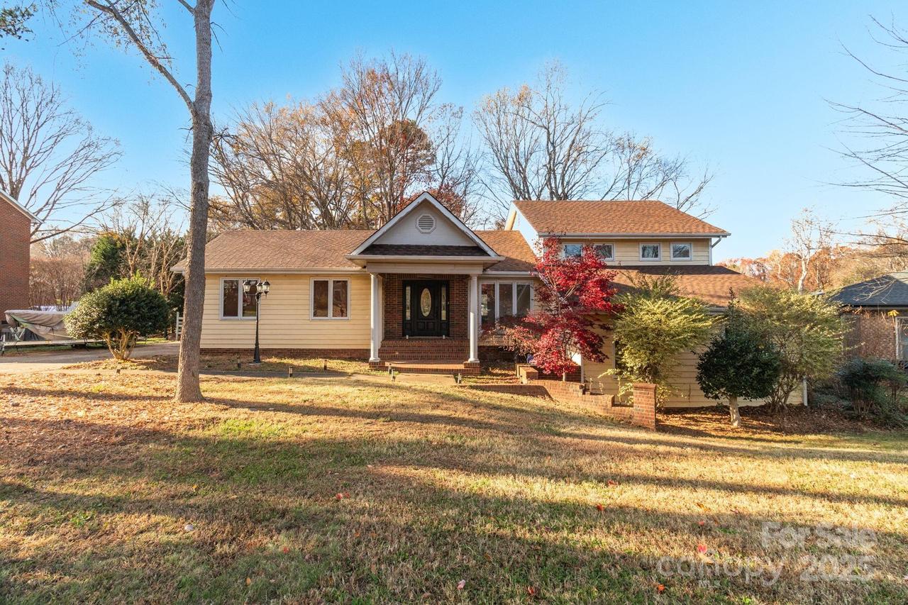 16425 Grapperhall Dr., Huntersville, NC 28078