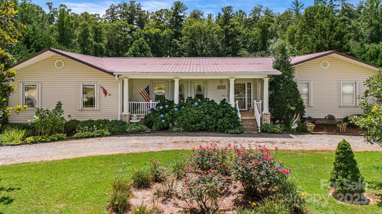 350 Old Sunset Hill Rd., Hendersonville, NC 28792