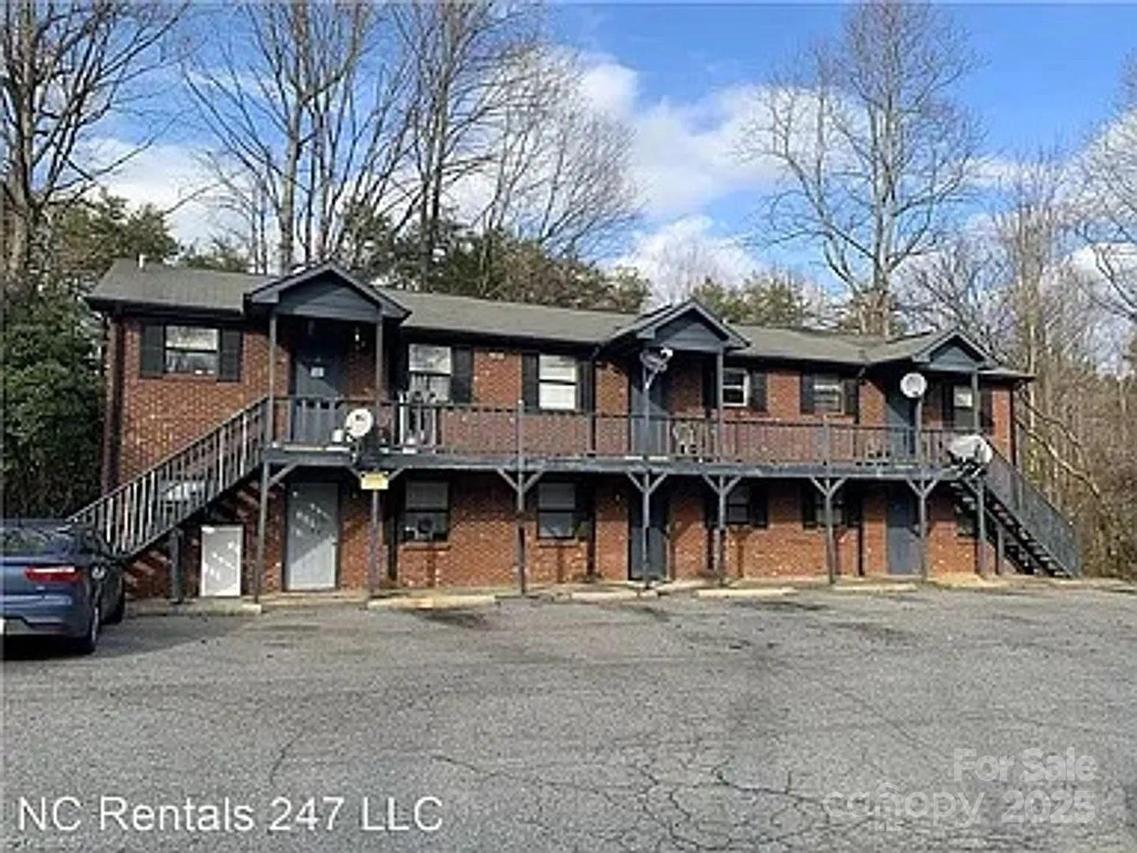 2405 Markwood Ln., Winston Salem, NC 27107