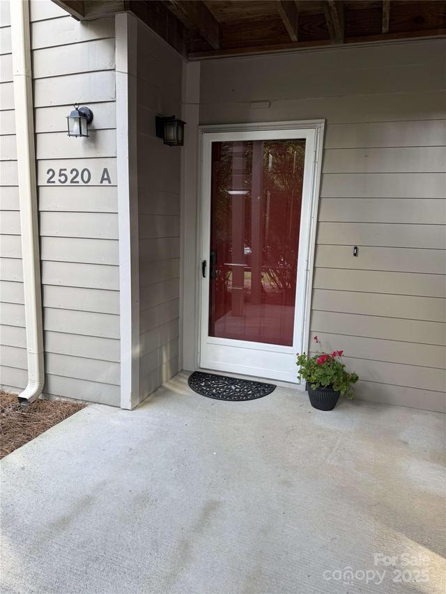 2520 Stradbrook Dr., Charlotte, NC 28210