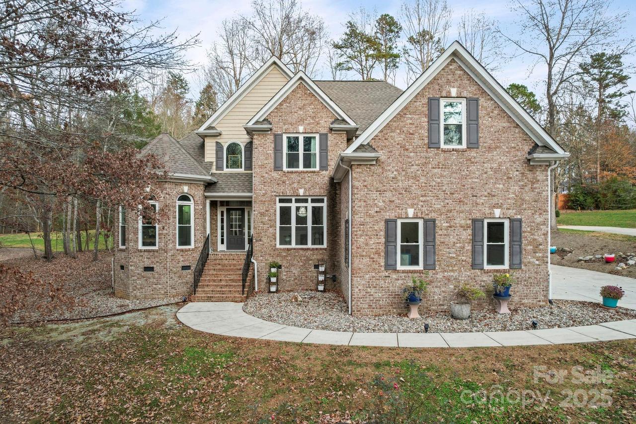 169 Winding Creek Dr., Troutman, NC 28166