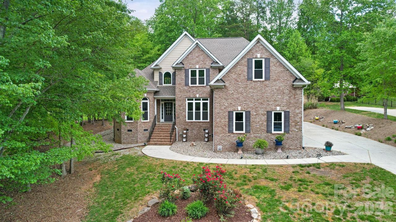 169 Winding Creek Dr., Troutman, NC 28166