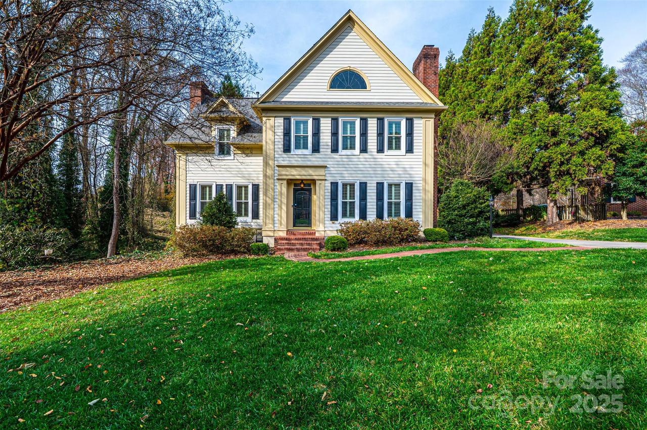 560 20th Avenue Ct., Hickory, NC 28601