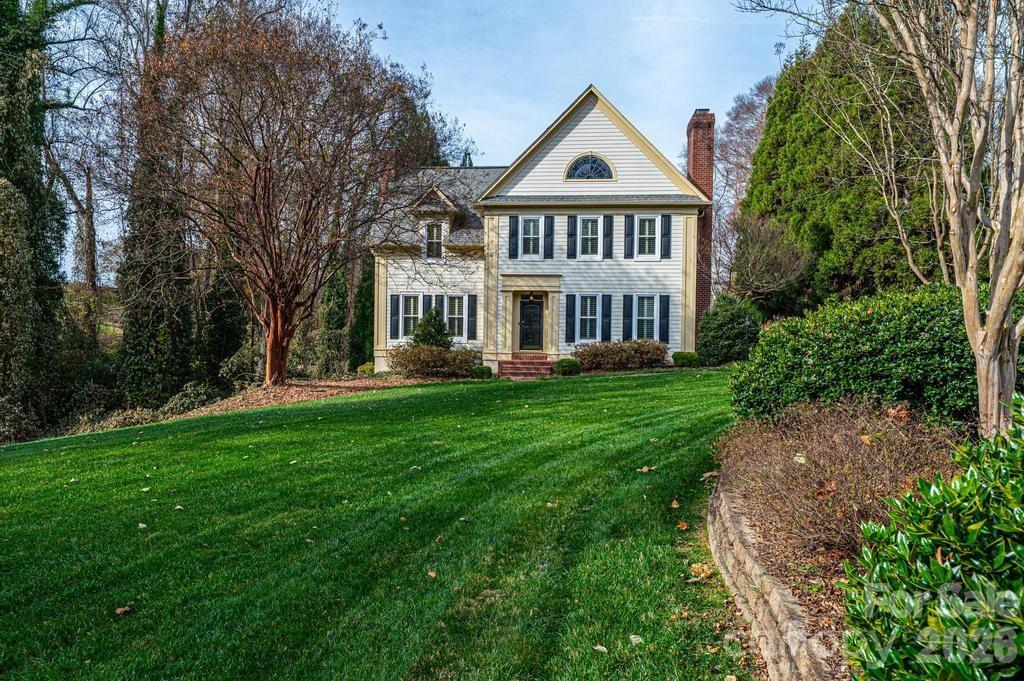 560 20th Avenue Ct., Hickory, NC 28601