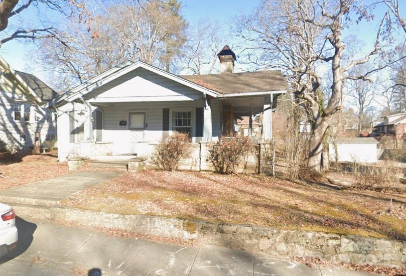 515 3rd Ave., Hendersonville, NC 28739