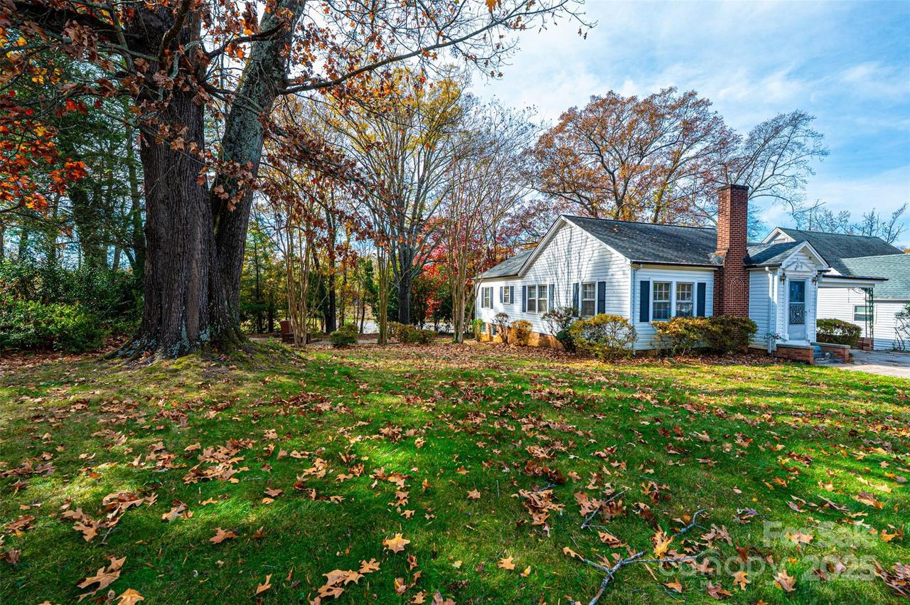 538 Salisbury Rd., Statesville, NC 28677