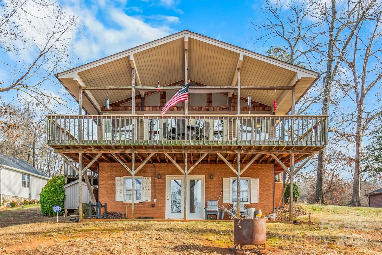 490 Riverwood Dr., Lexington, NC 27292