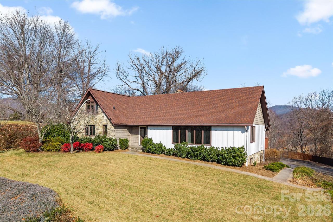 112 Hy Vu Dr., Canton, NC 28716