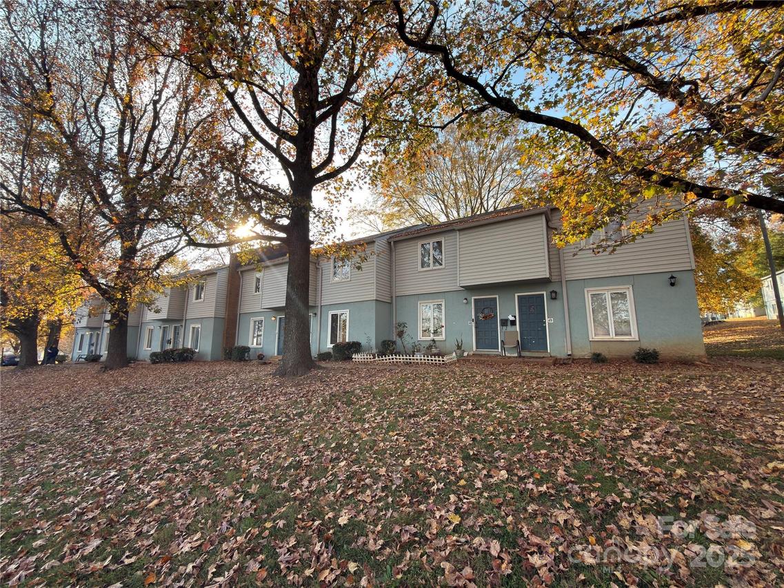 1931 Mereview Ct., Charlotte, NC 28210