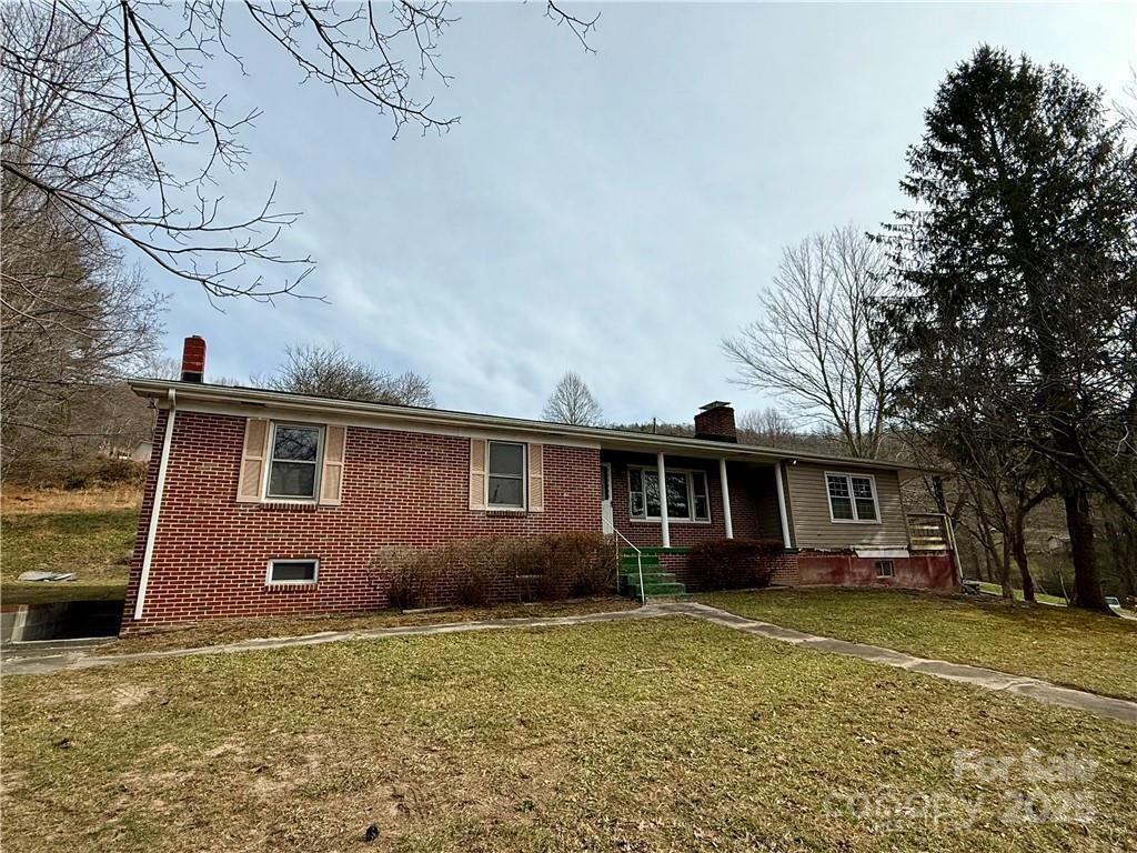 365 Ollis Rd., Spruce Pine, NC 28777