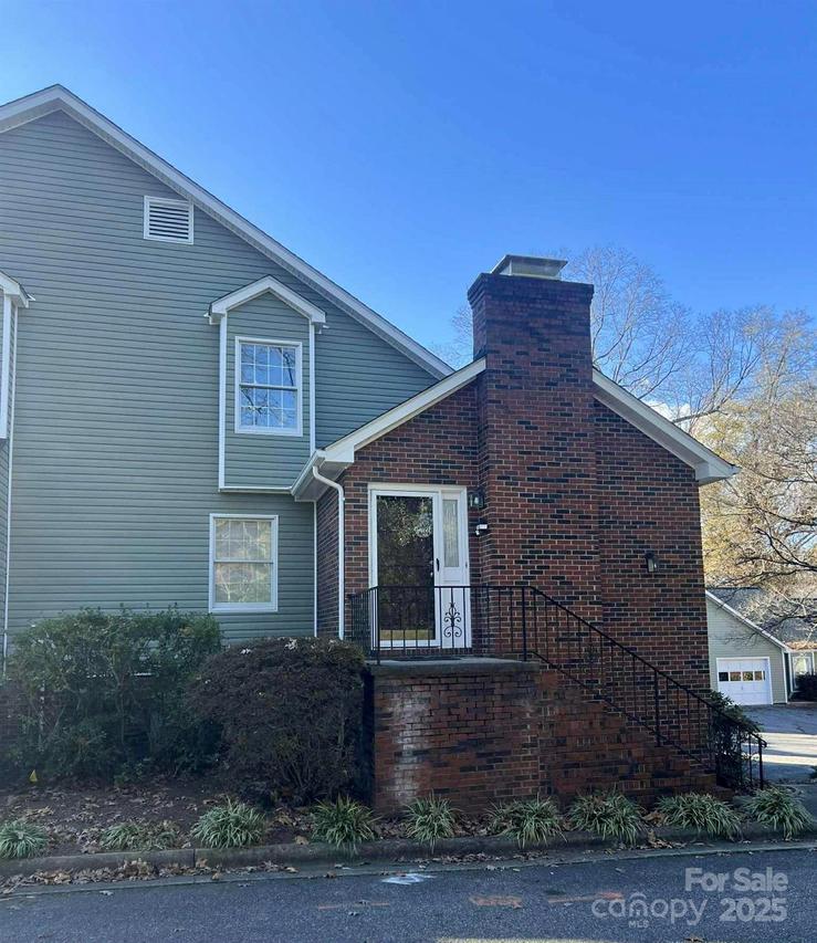 261 5th Ave. #1, Hickory, NC 28601