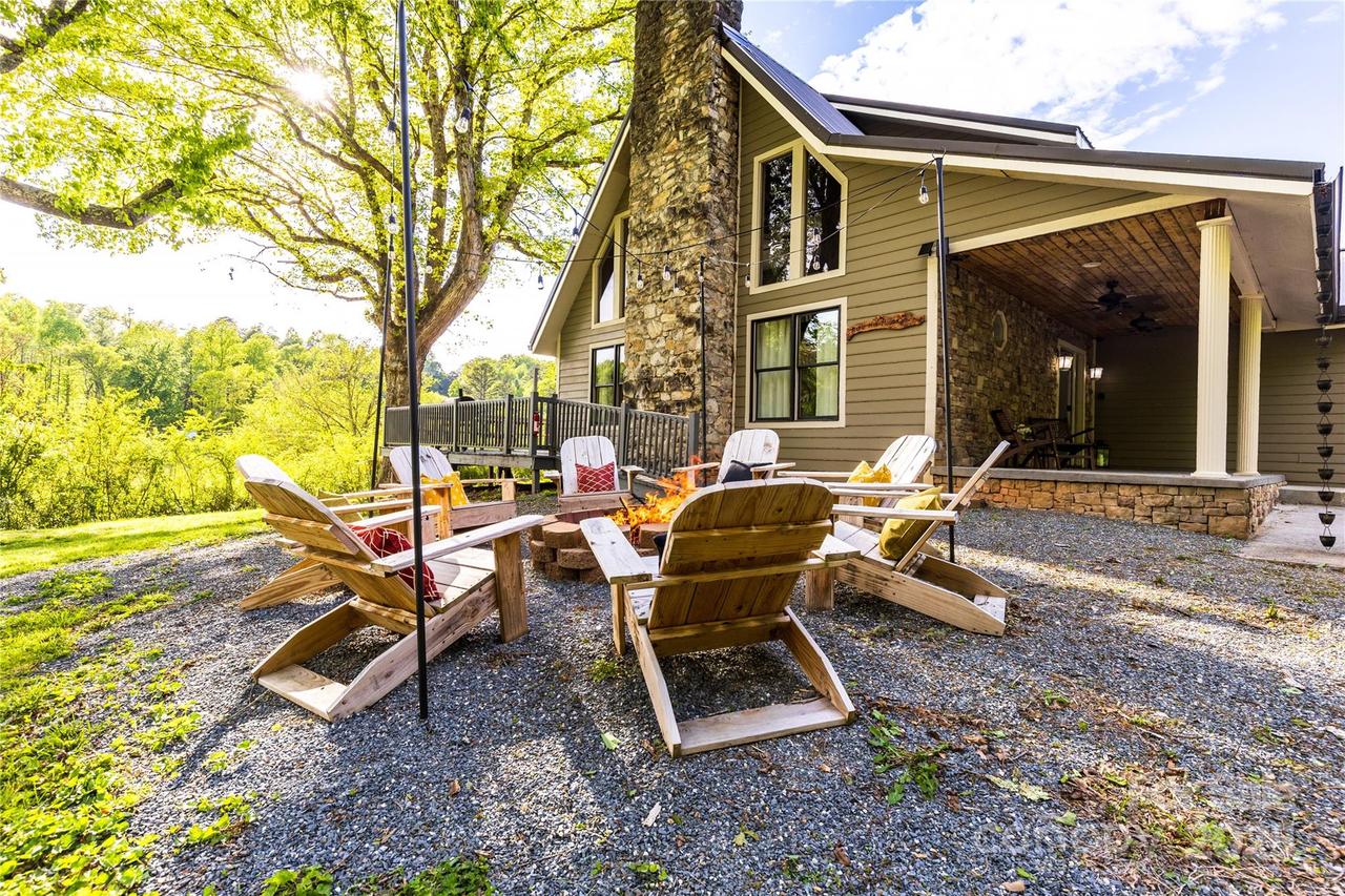 540 Toot Hollow Rd., Bryson City, NC 28713