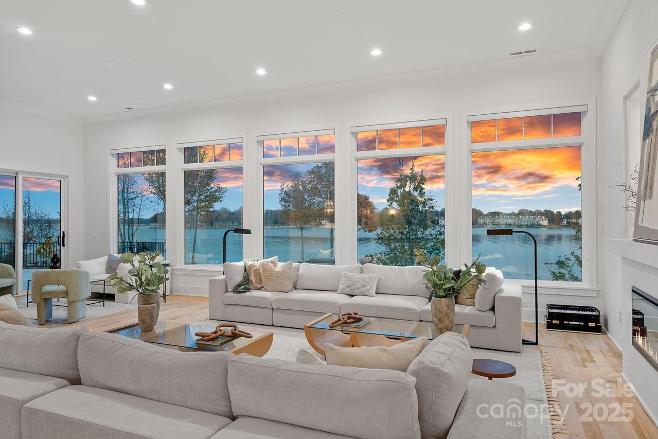 21528 Norman Shores Dr., Cornelius, NC 28031