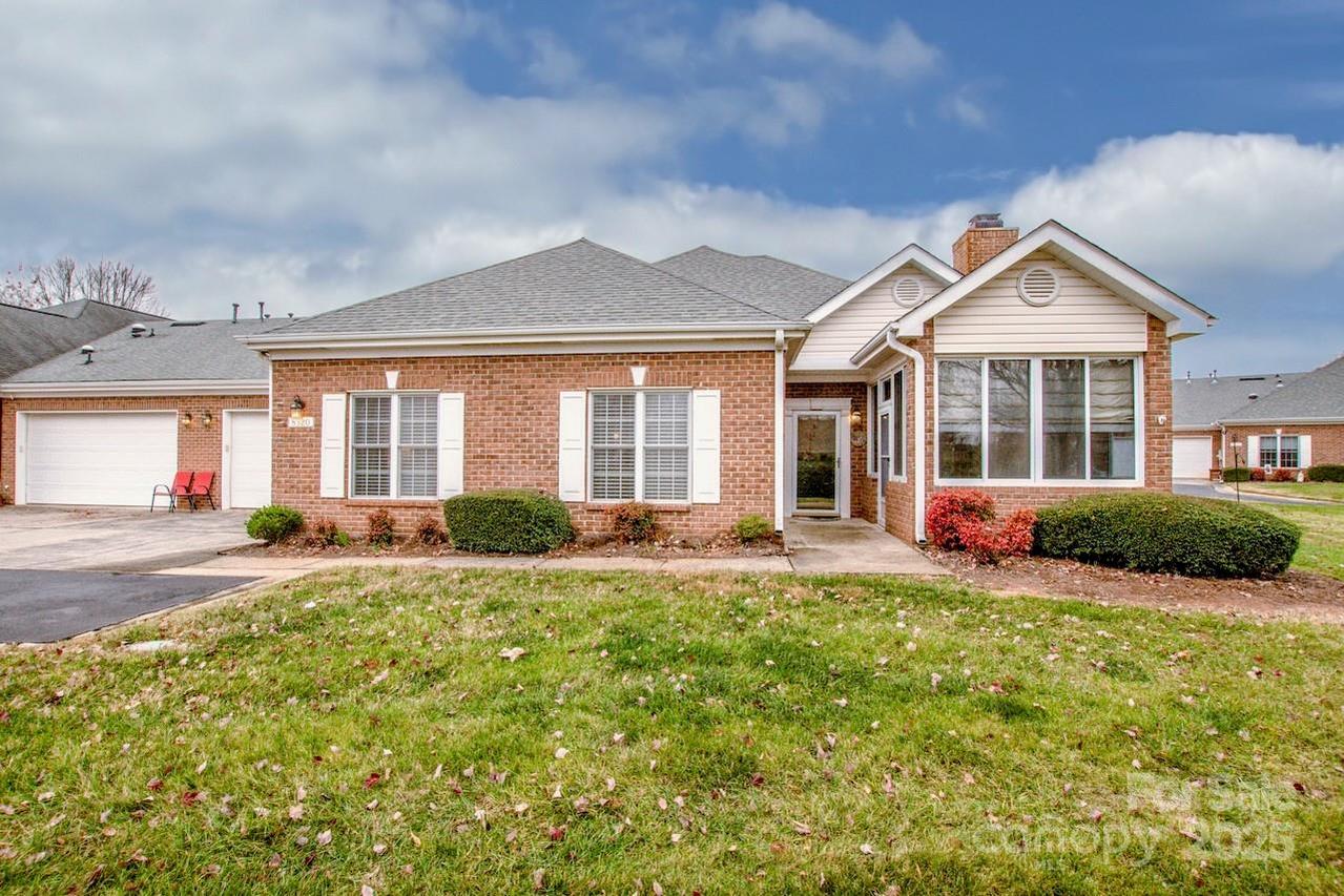 8320 Highland Glen Dr., Charlotte, NC 28269