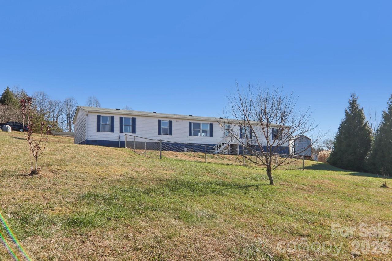 99 Colton Dr., Leicester, NC 28748