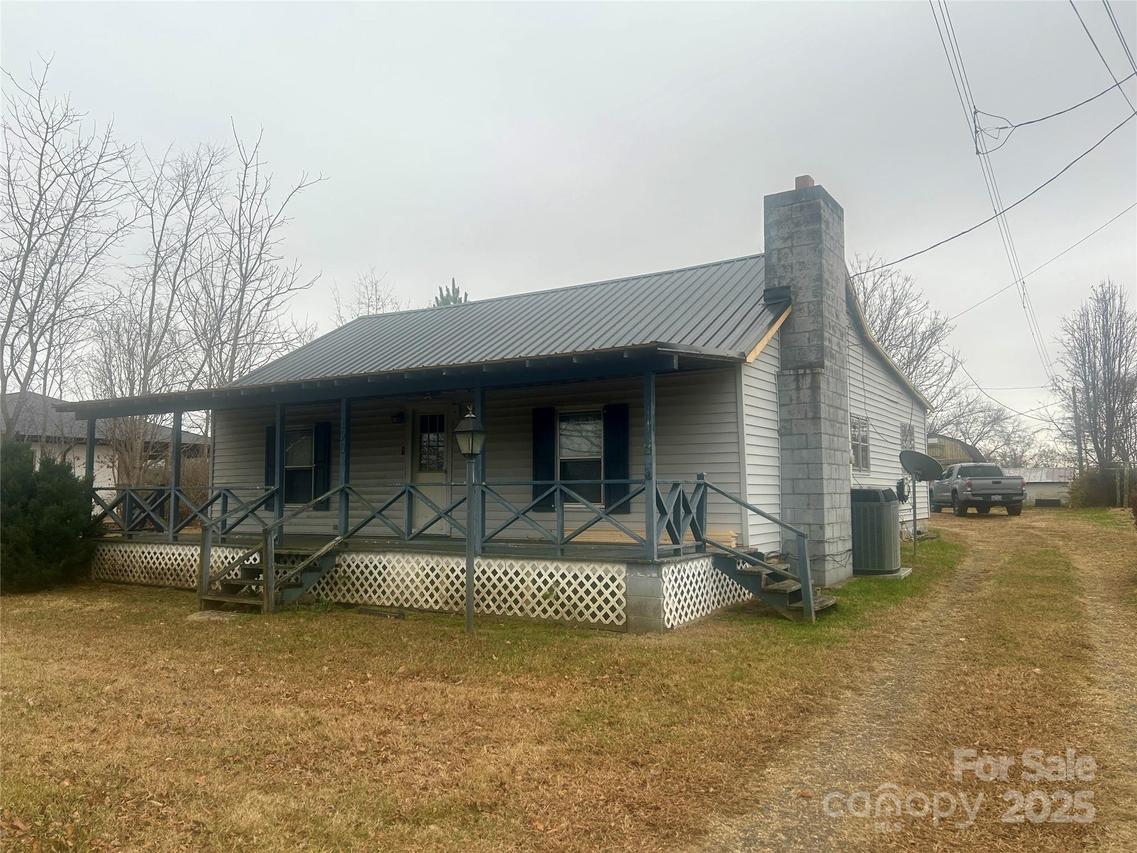 190 Cedar Valley Rd., Hudson, NC 28638