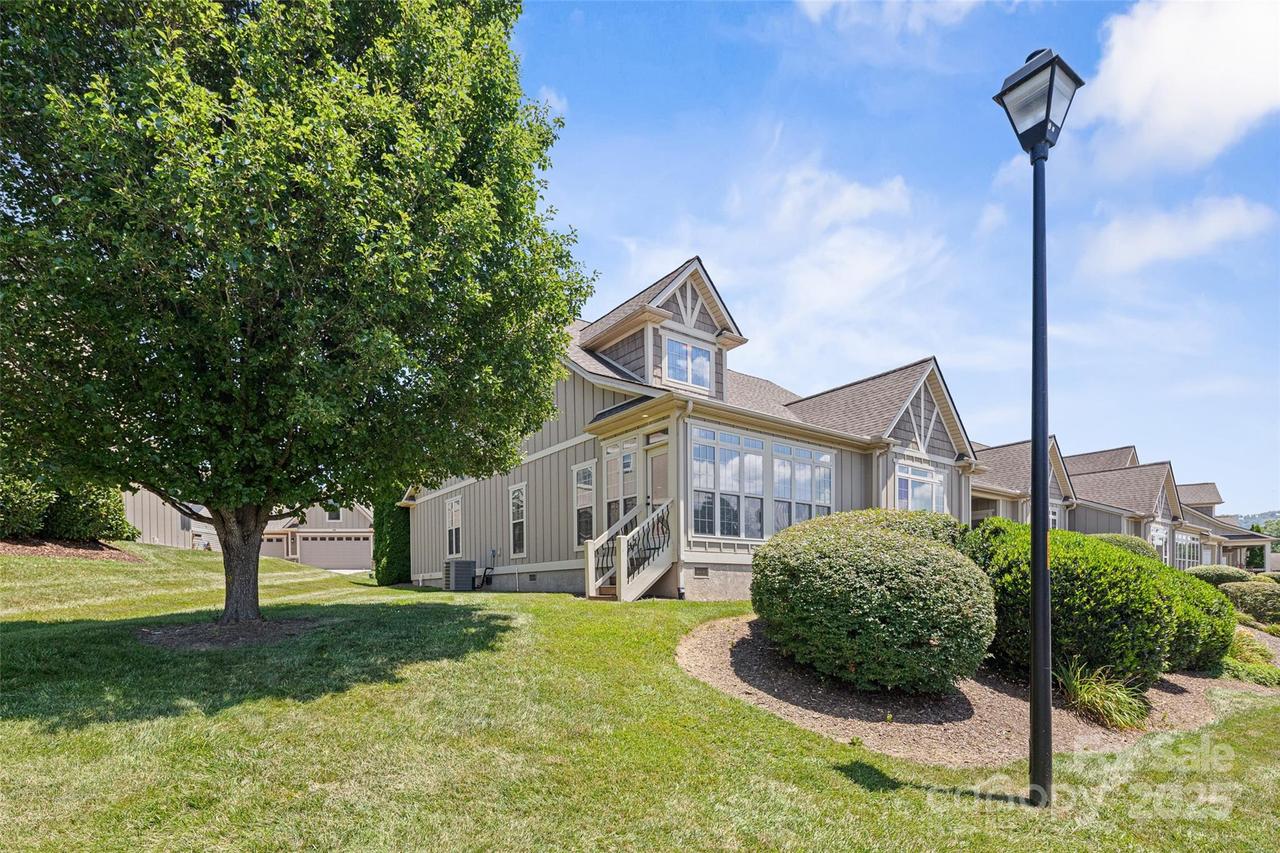 58 Burlington Ln., Fletcher, NC 28732