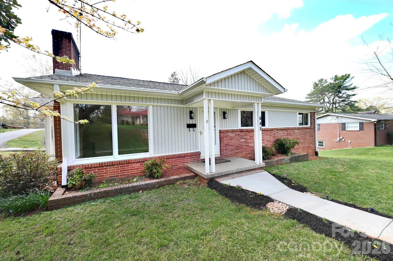 648 7th Ave., Hickory, NC 28602