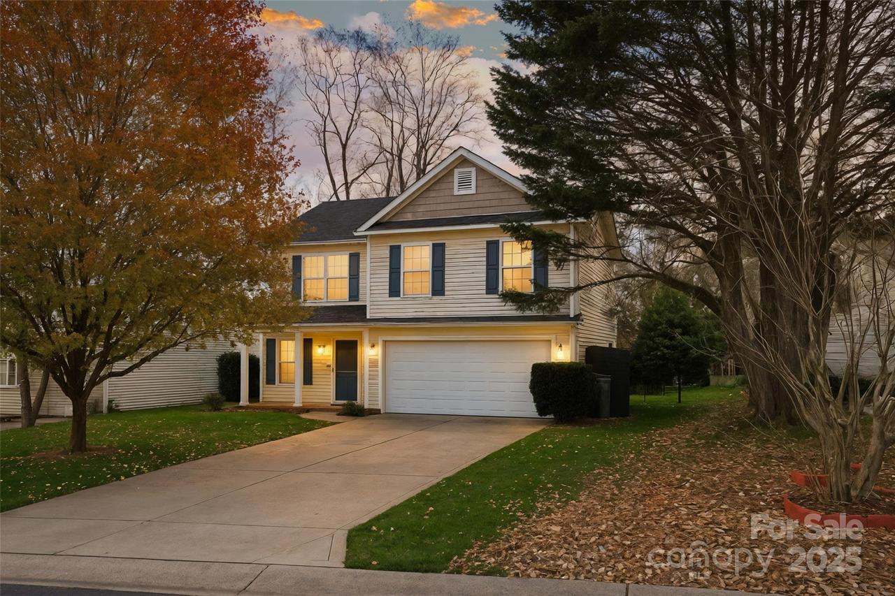 528 River View Dr., Lowell, NC 28098