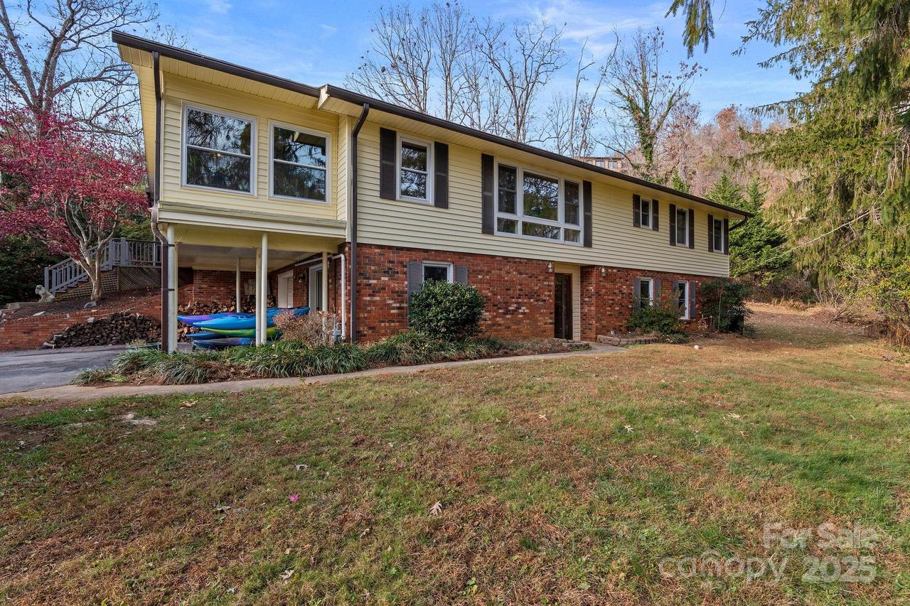 28 Graystone Rd., Asheville, NC 28804