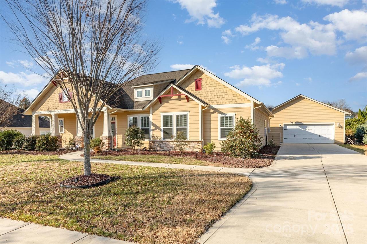 10585 Sweethaven Ln., Harrisburg, NC 28075