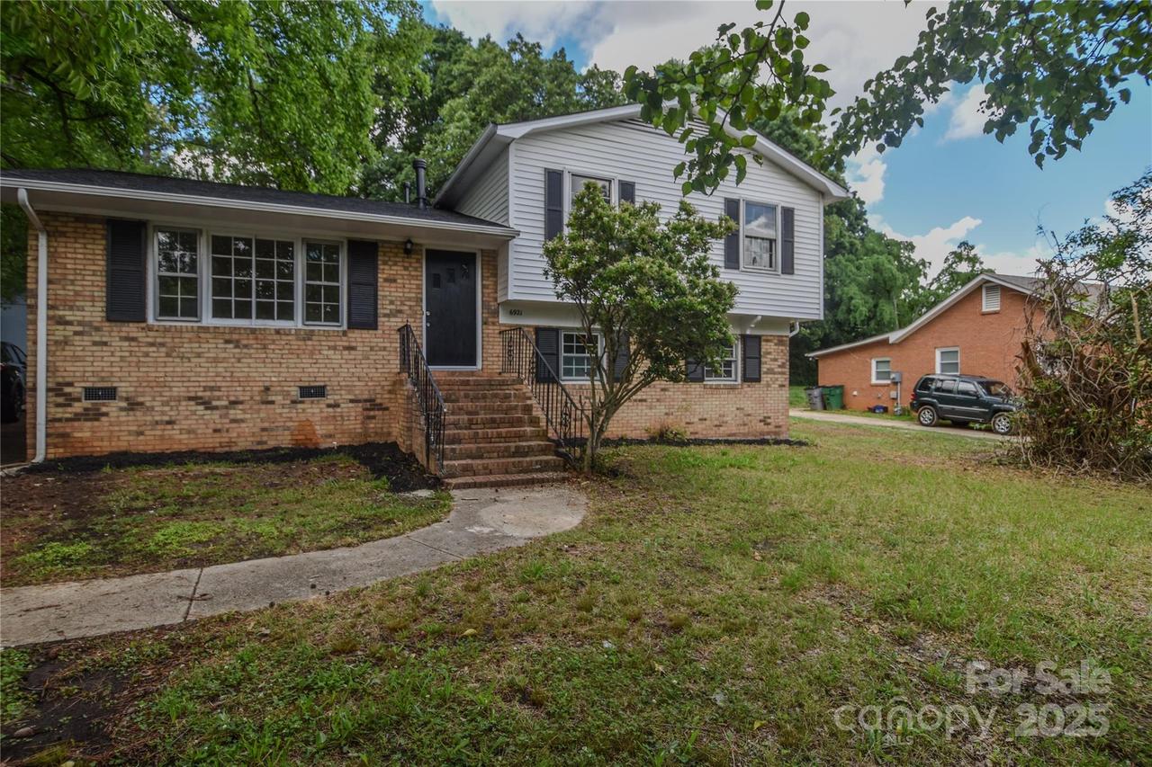 6921 Idlewild Rd., Charlotte, NC 28212