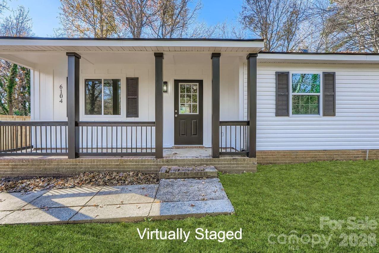 6104 Bridlewood Ln., Charlotte, NC 28215